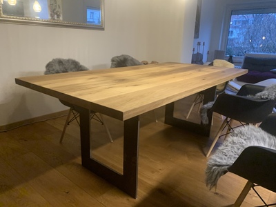 Holztisch Industriedesign Tischkufen
